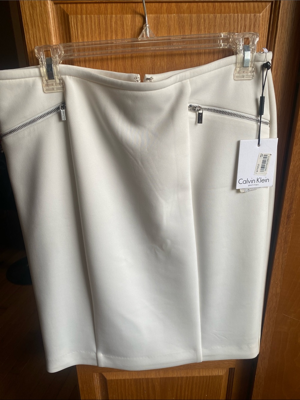 Calvin Klein off white Skirt with Zip-Pocket Detail